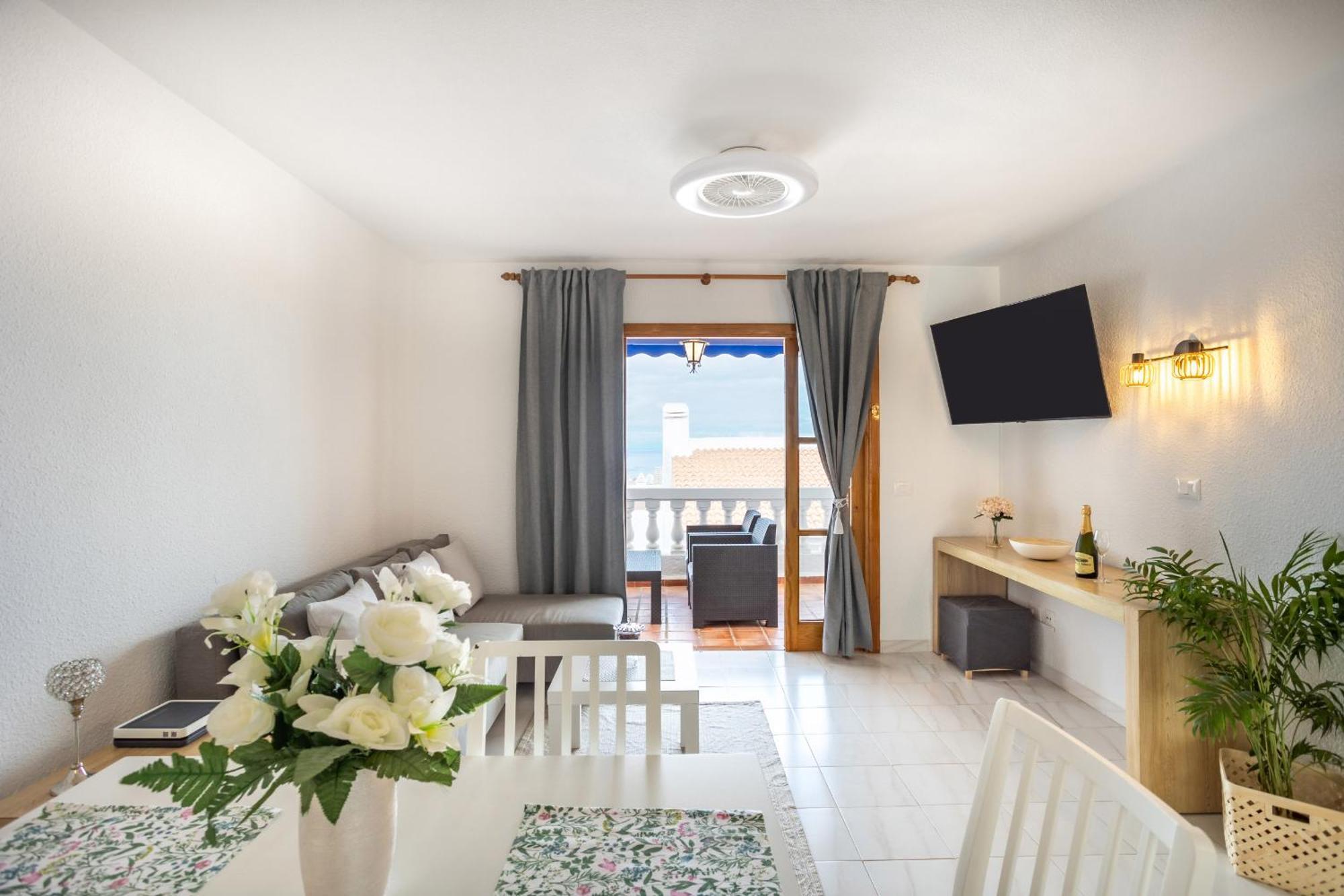 Cozy Port Royal Margot Sunset View Home By Lovetenerife Los Cristianos  Exterior photo