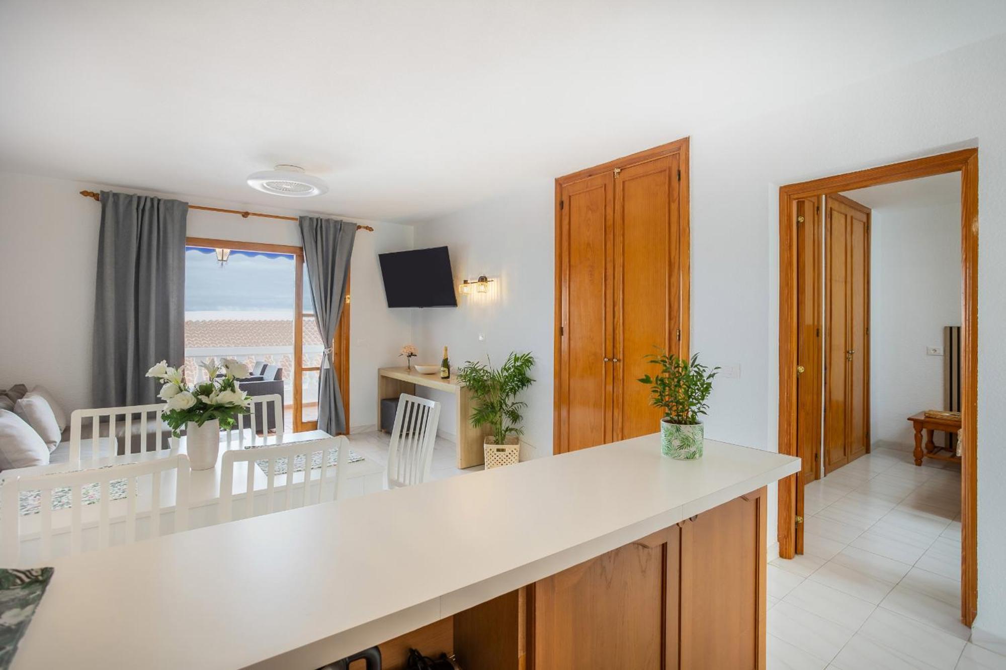 Cozy Port Royal Margot Sunset View Home By Lovetenerife Los Cristianos  Exterior photo